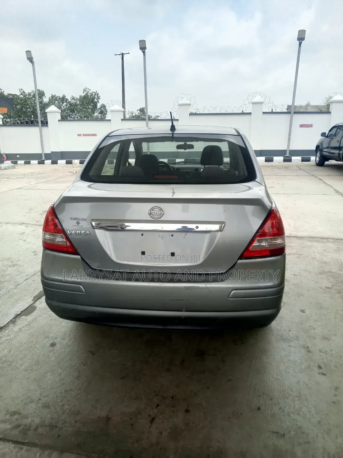 Nissan Versa 2005 Gray