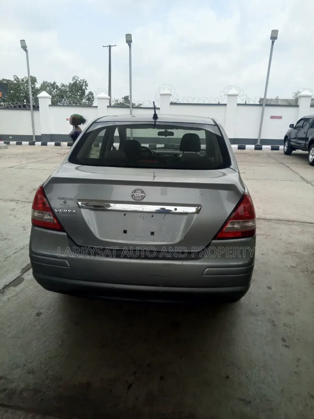 Nissan Versa 2005 Gray