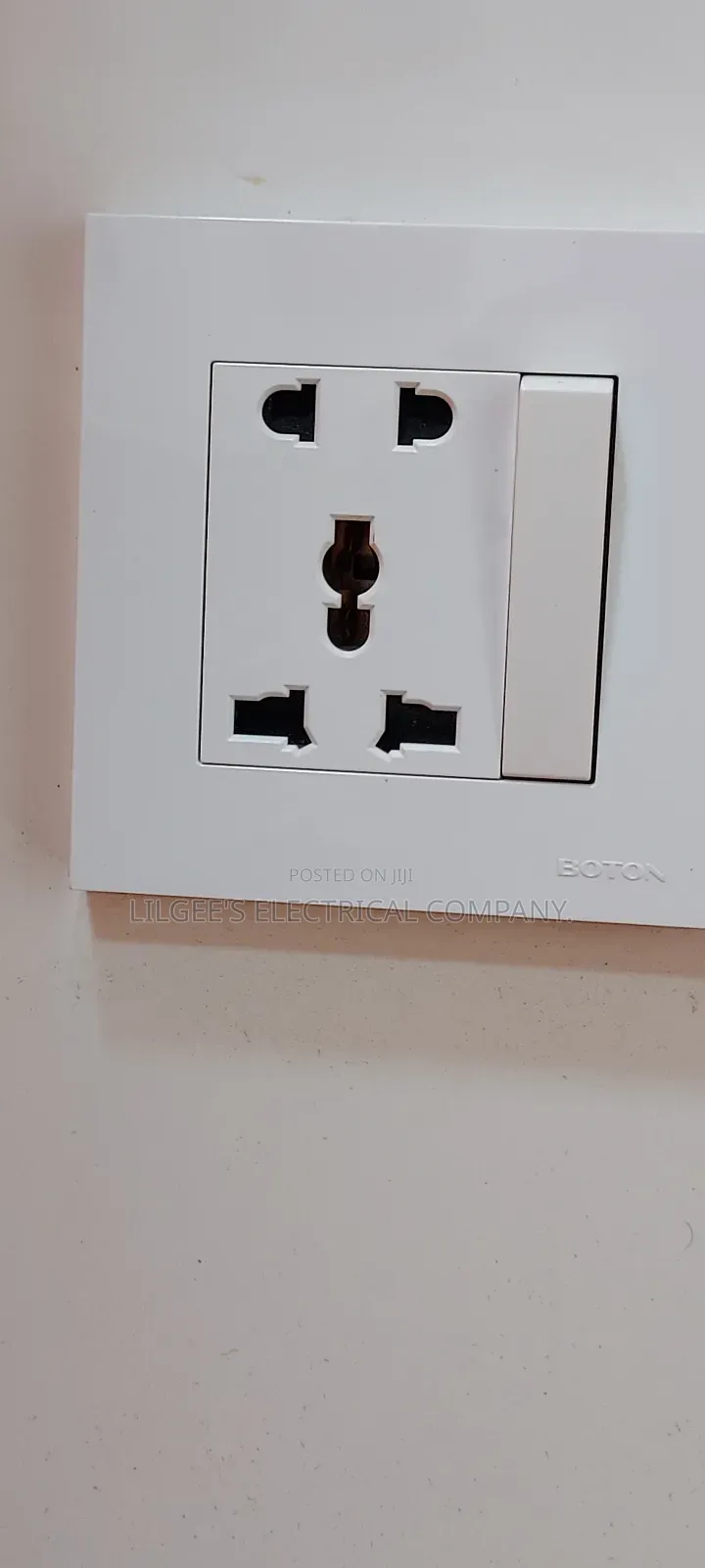 Boton Uk 13 Amps 5 Pin Single Socket