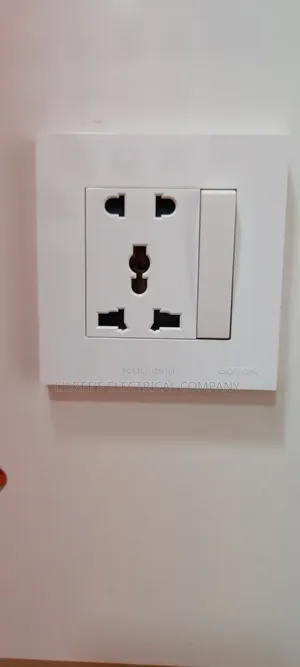 Boton Uk 13 Amps 5 Pin Single Socket