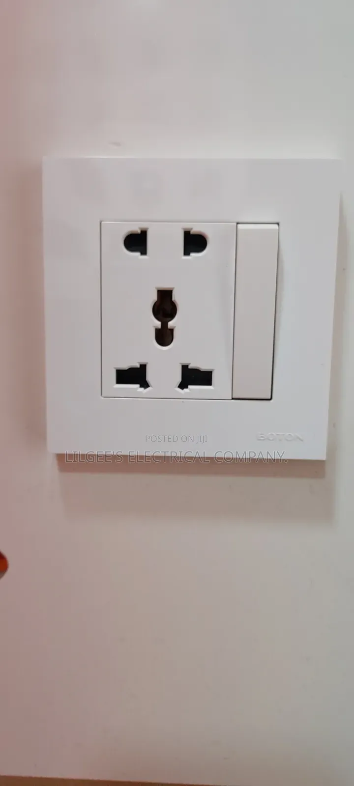 Boton Uk 13 Amps 5 Pin Single Socket