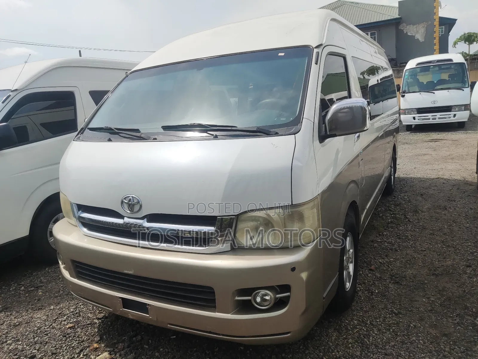 Toyota HiAce 2016 White