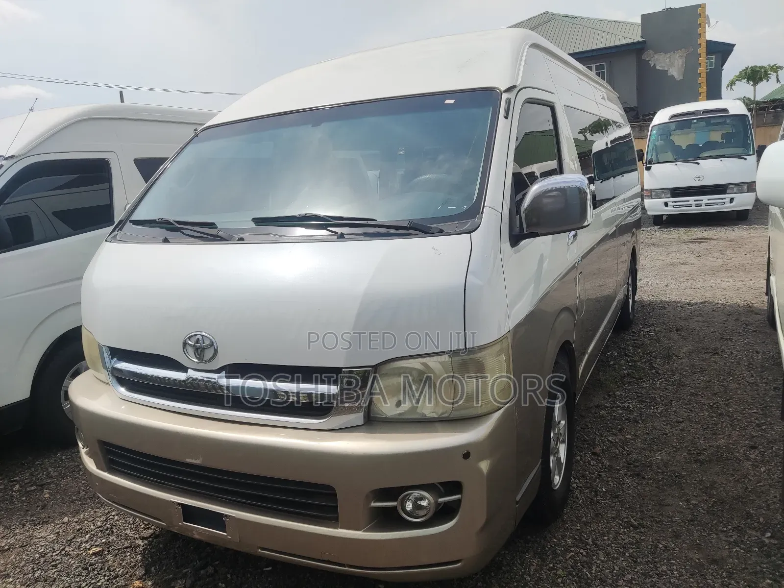 Toyota HiAce 2016 White