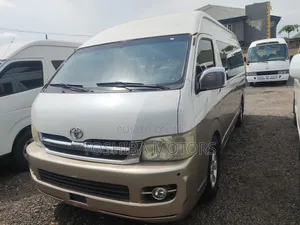 Toyota HiAce 2016 White