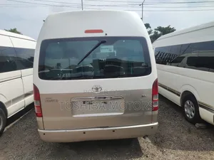 Toyota HiAce 2016 White