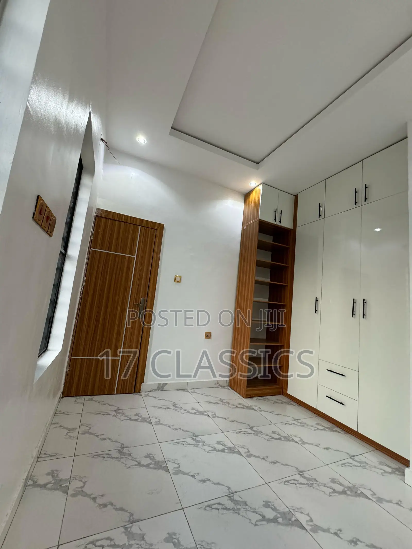 5bdrm Duplex in Genesis Court Phase for sale