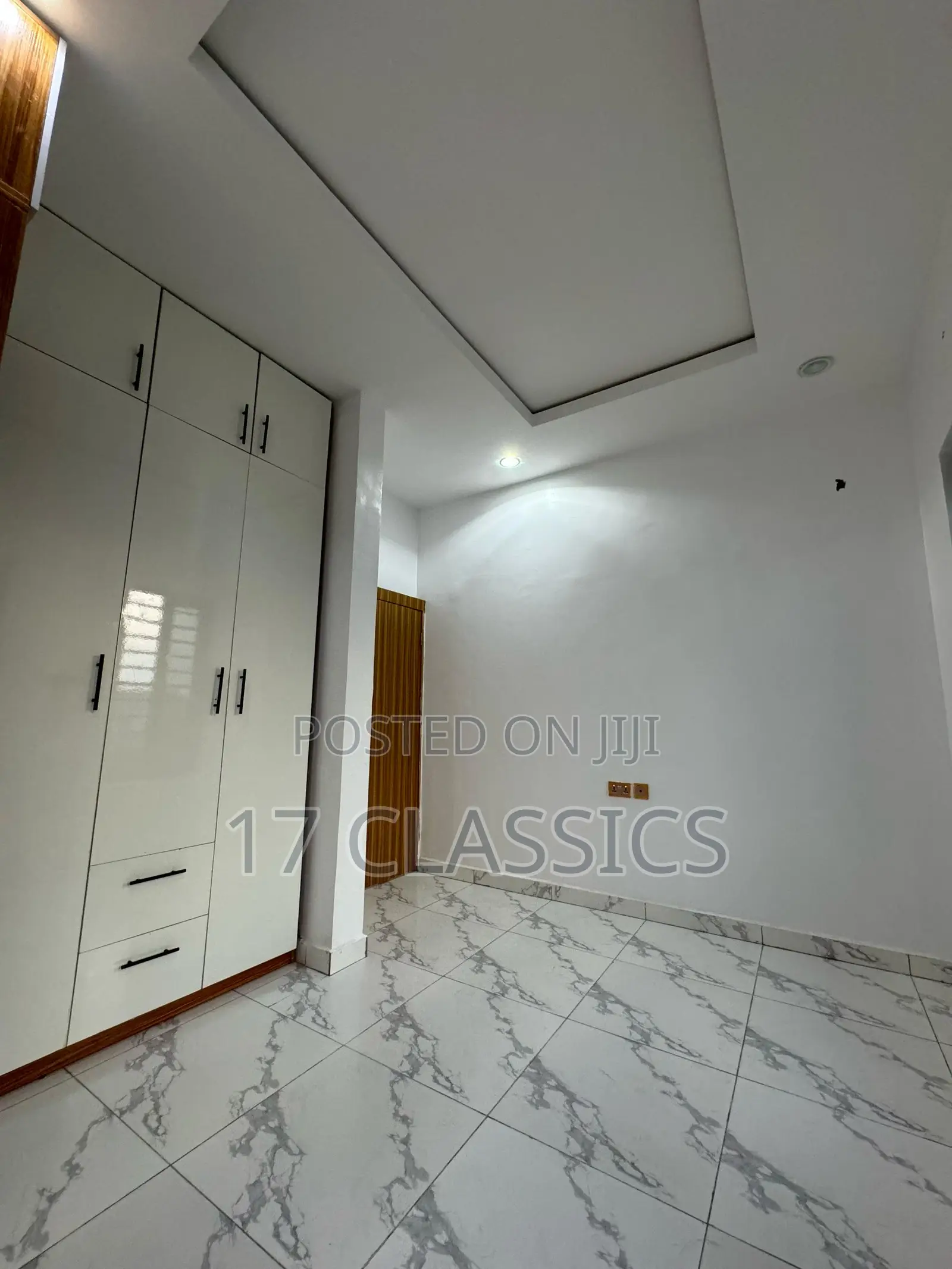5bdrm Duplex in Genesis Court Phase for sale
