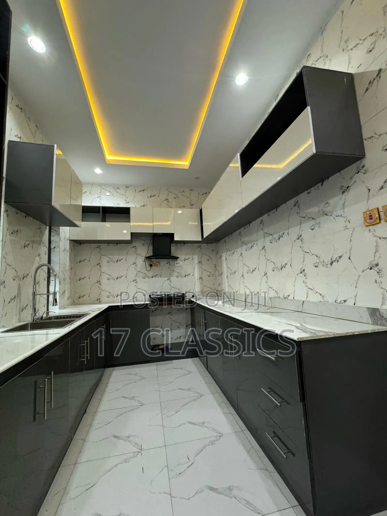 5bdrm Duplex in Genesis Court Phase for sale