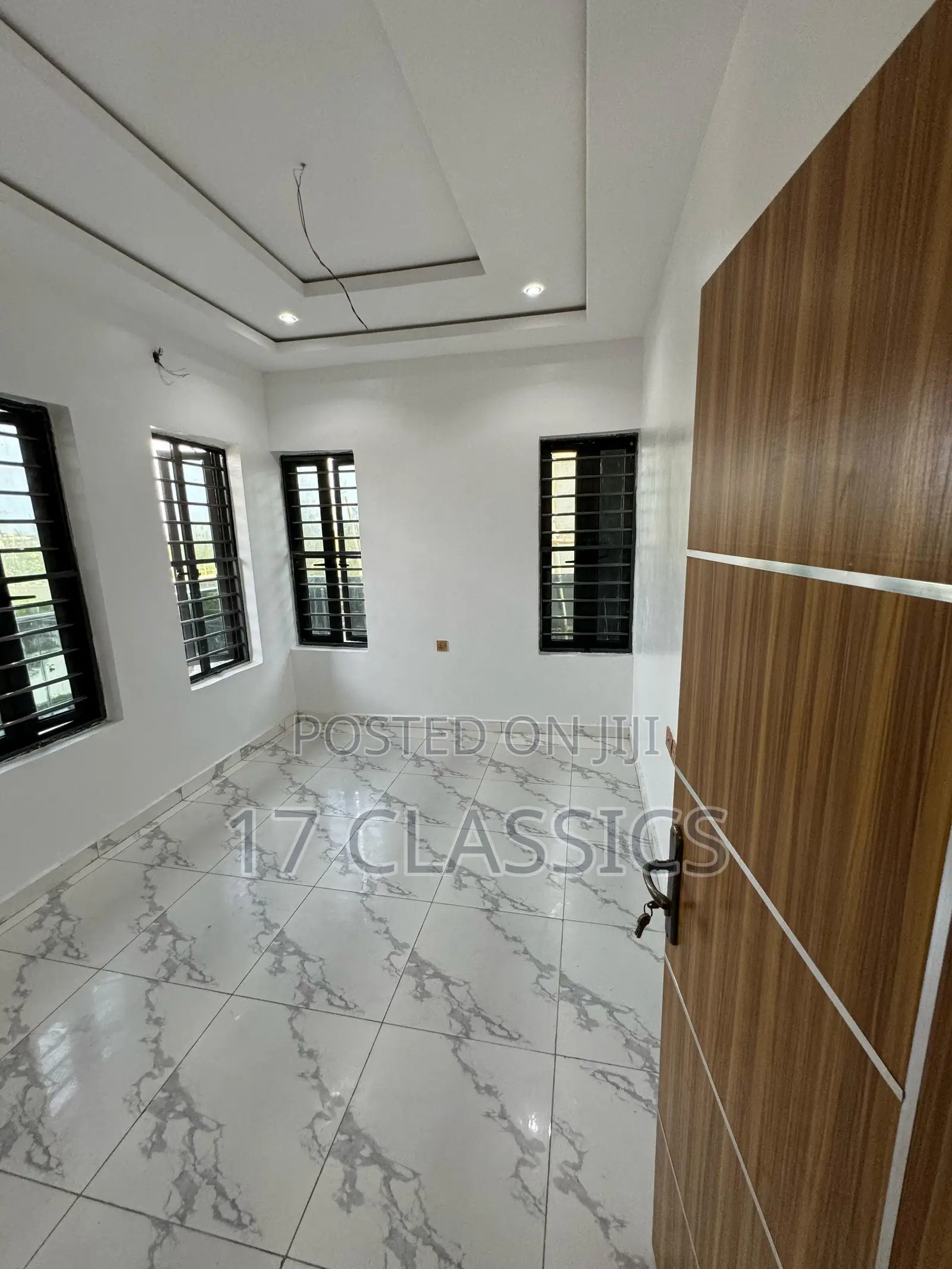 5bdrm Duplex in Genesis Court Phase for sale