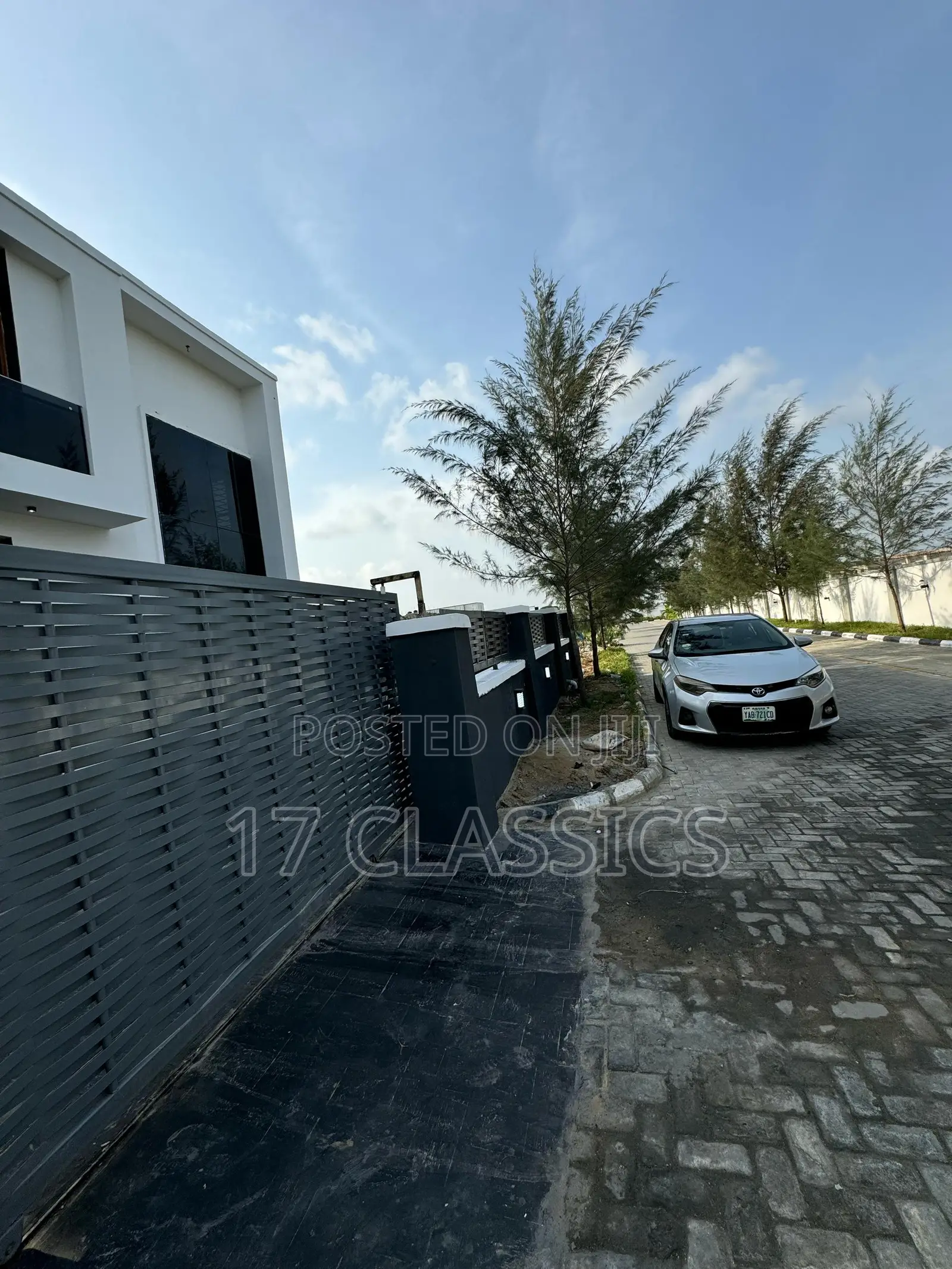 5bdrm Duplex in Genesis Court Phase for sale
