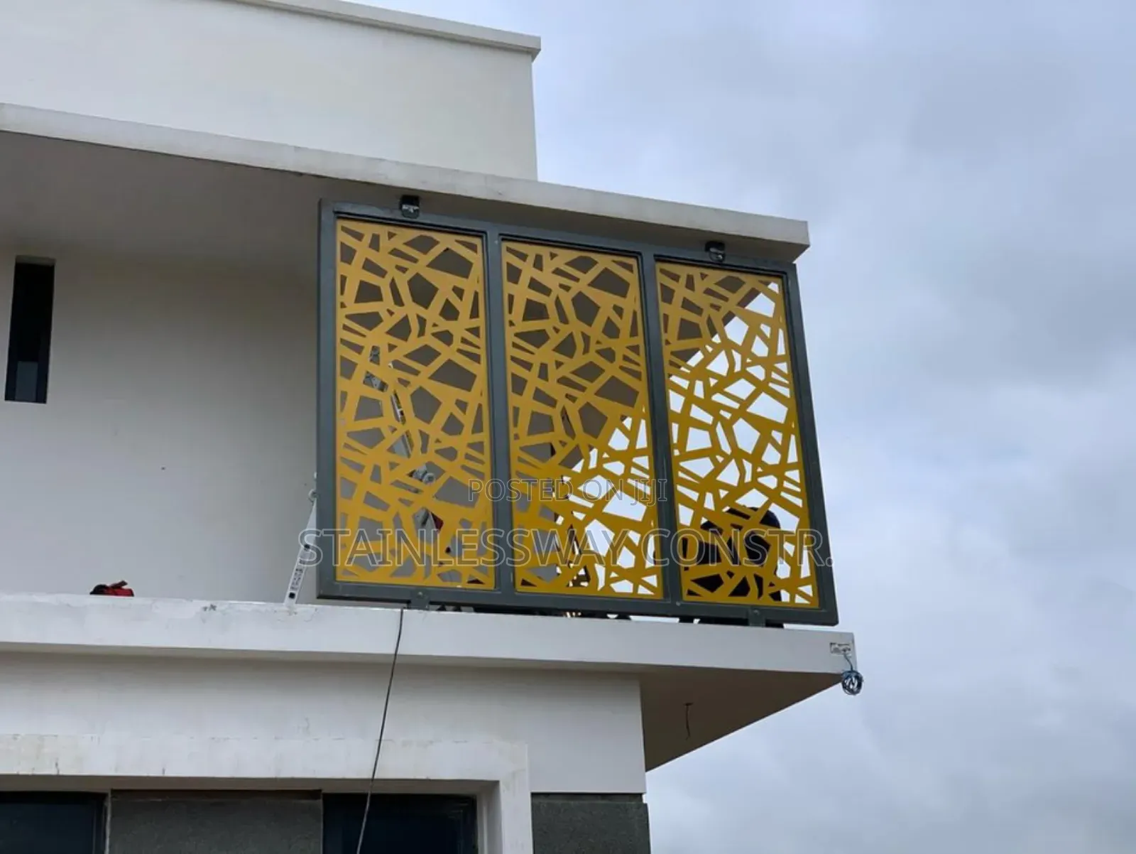 Lasercut Top-Notch Front