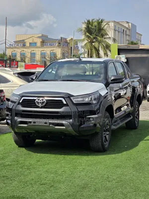 New Toyota Hilux 2025 Black