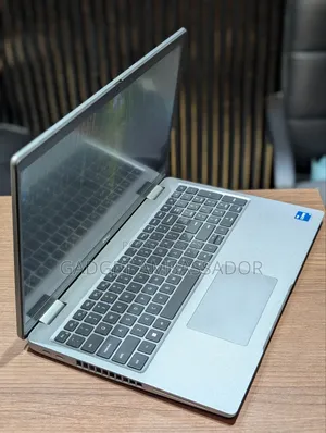 Laptop Dell Latitude 5530 16GB Intel Core I5 SSD 256GB