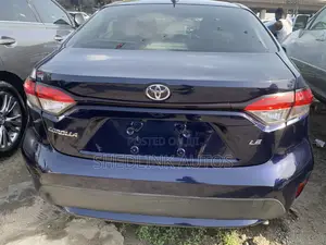 Toyota Corolla LE 2020 Blue