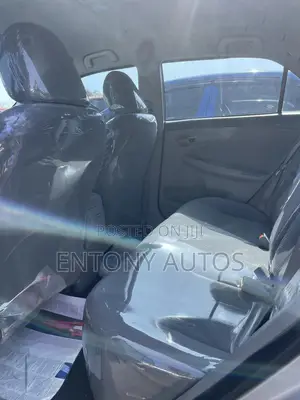 Toyota Corolla 2010 Silver
