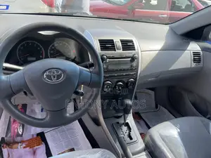 Toyota Corolla 2010 Silver