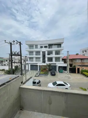 4bdrm Maisonette in Lekki Phase 1 for sale