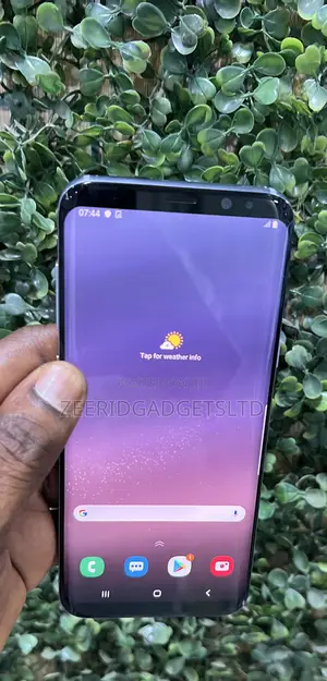 Photo - Samsung Galaxy S8 Plus 64 GB Gray