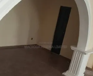 4bdrm Bungalow in Happy Way Estate, Baruwa for sale