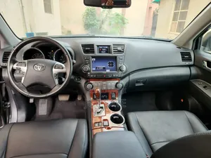 Toyota Highlander Limited 2011 Gray