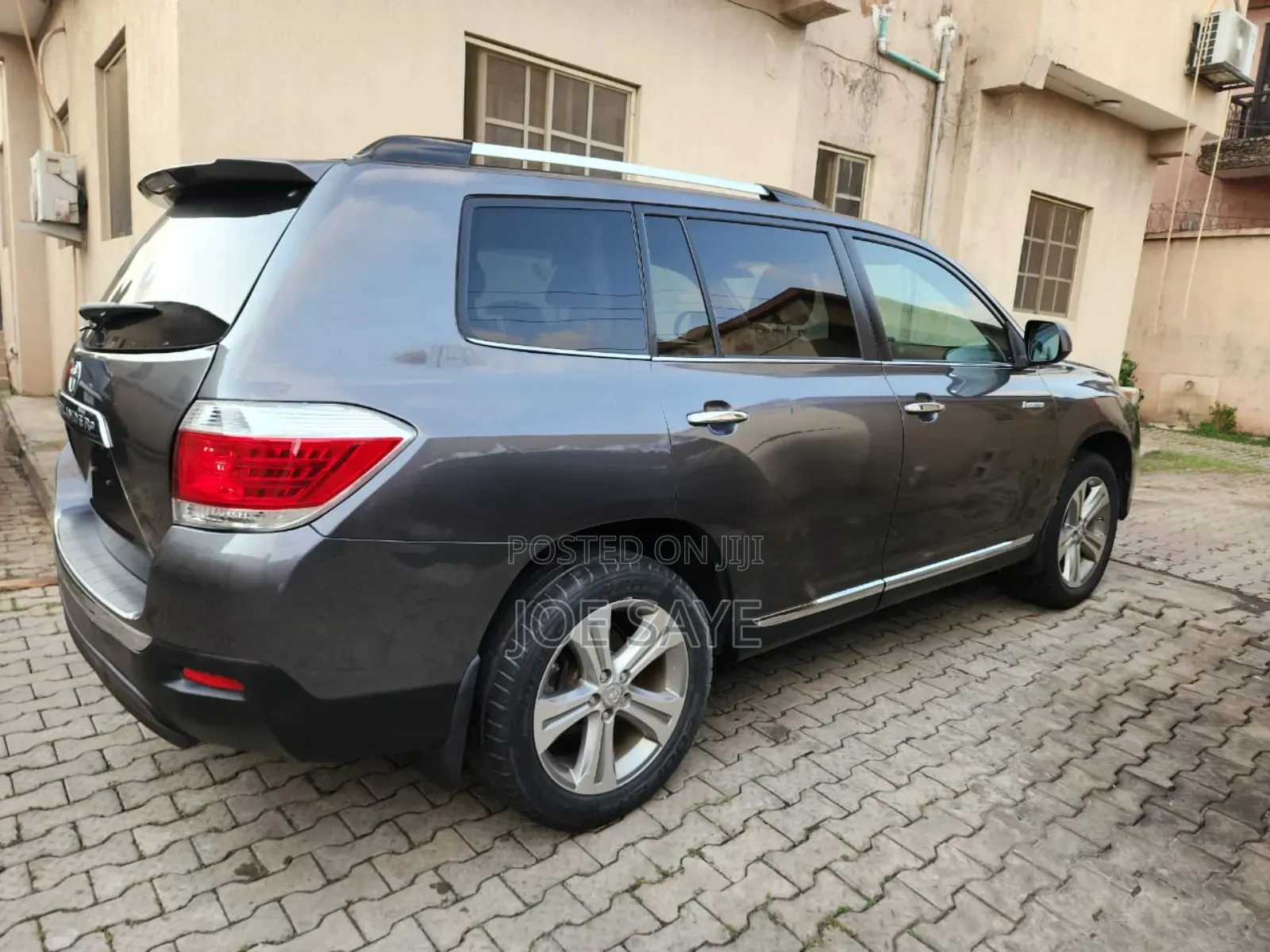 Toyota Highlander Limited 2011 Gray
