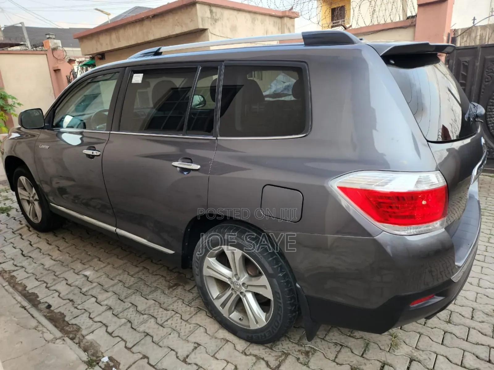 Toyota Highlander Limited 2011 Gray