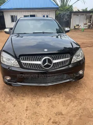 Mercedes-Benz C300 Luxury Sedan AWD (3.0L 6cyl 7A) 2008 Black