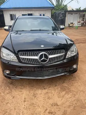 Mercedes-Benz C300 Luxury Sedan AWD (3.0L 6cyl 7A) 2008 Black