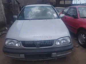 Photo - Volkswagen Golf 1.8 1997 Silver