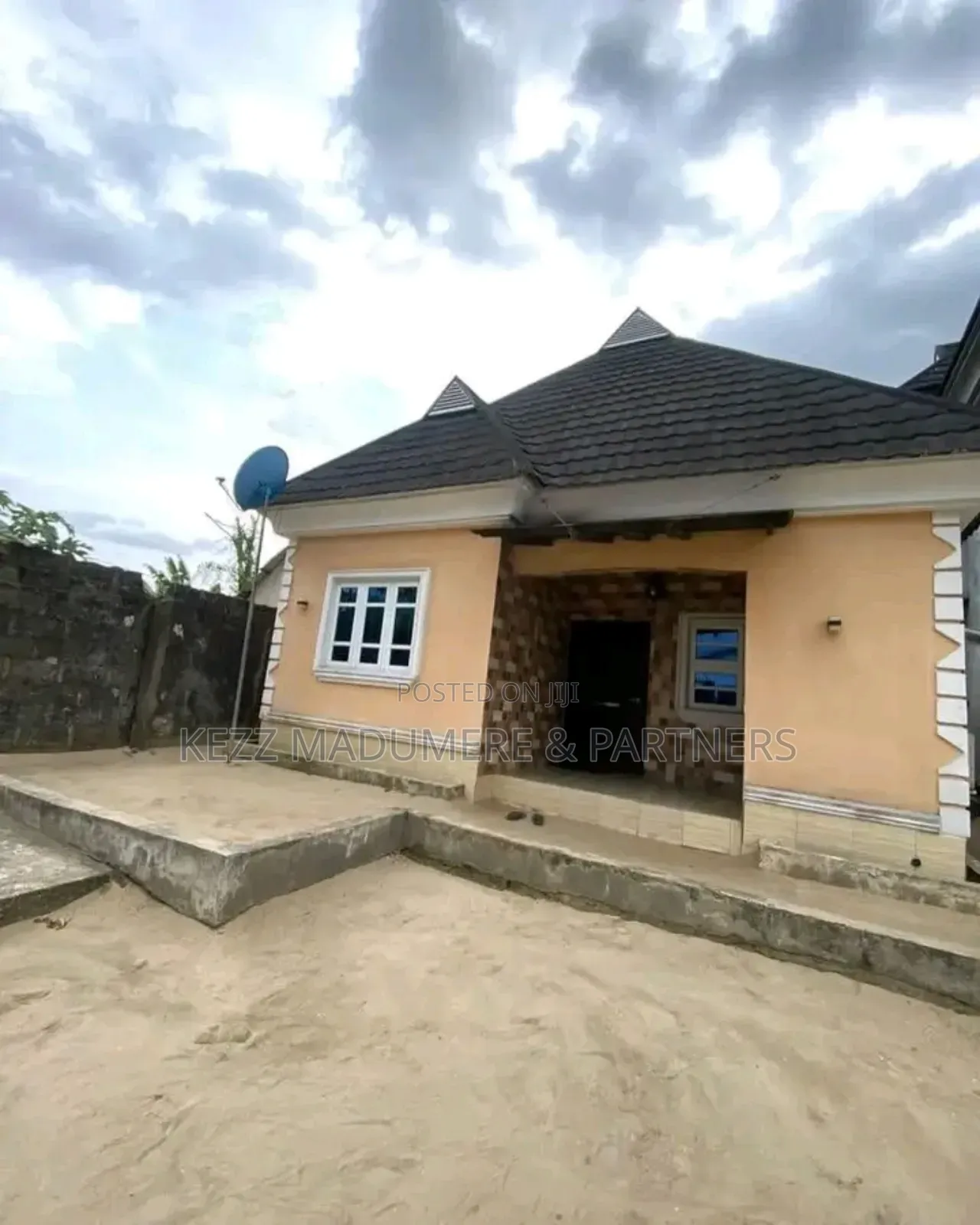 2bdrm Bungalow in Egbelu Ogbogoro Off for sale