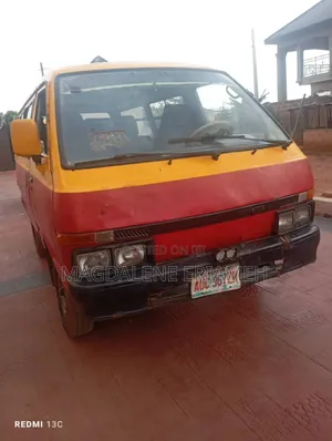 Nissan Vanette 2010 Red