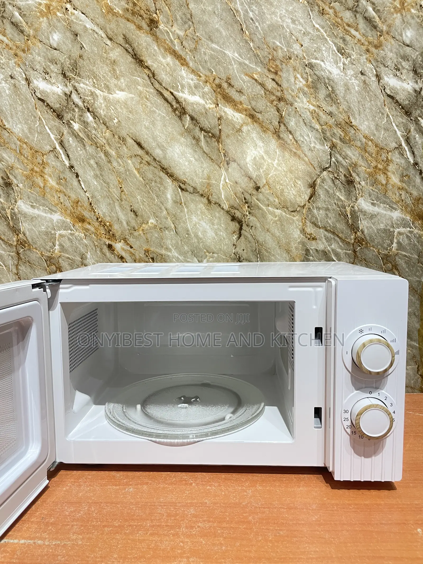 George Home 700wtts Microwave Oven