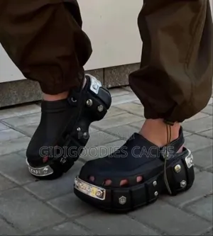 Balenciaga Chunky Clogs Black/White Size 40-45