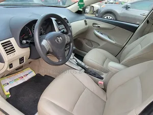 Toyota Corolla L 4dr Sedan (1.8L 4cyl 5M) 2012 Gold