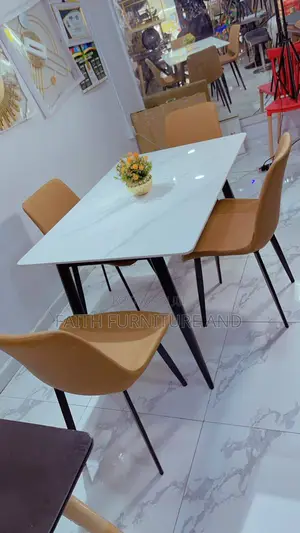Dinning Table With 4 Chairs