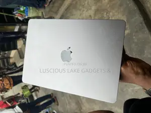 Laptop Apple MacBook Air 2022 M2 8GB Intel Core M2 SSD 256GB