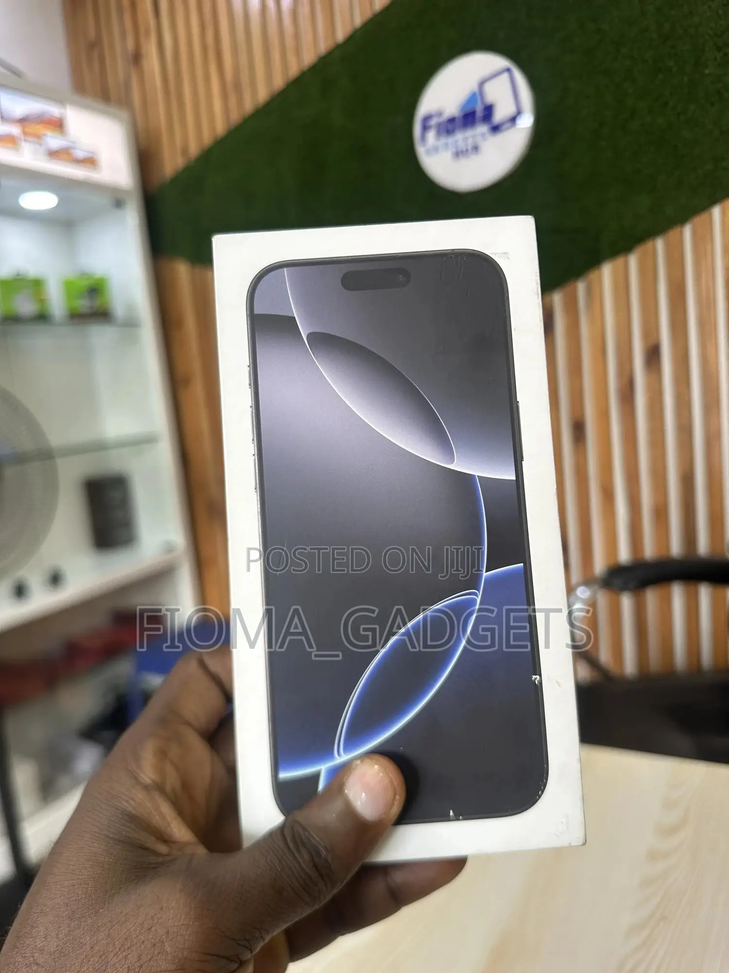 New Apple iPhone 16 Pro Max 256 GB Black