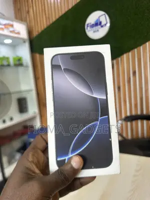 New Apple iPhone 16 Pro Max 256 GB Black