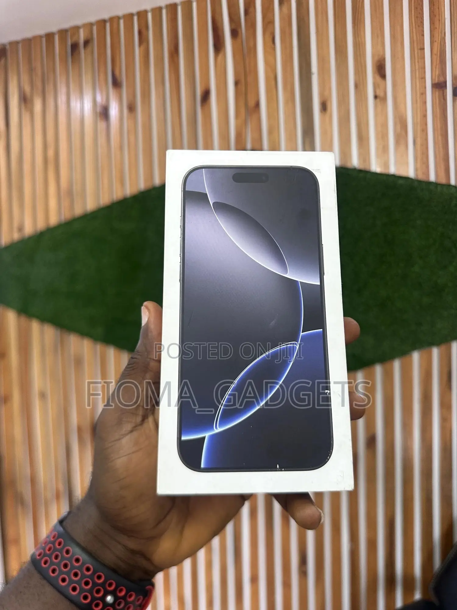 New Apple iPhone 16 Pro Max 256 GB Black