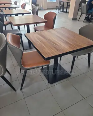 Dining Table and 4 Chair