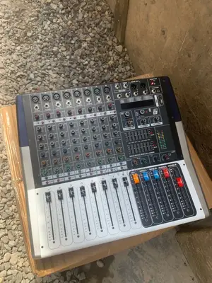 Yamaha Powered Mixer 8 Channel