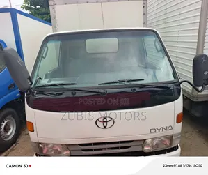 Toyota Dyna Container Body Petrol Engine