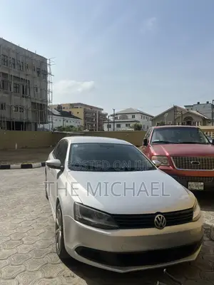 Photo - Volkswagen Jetta 2014 Silver