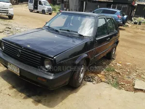 Photo - Volkswagen Golf 1.4 2000 Black