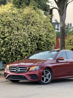Mercedes-Benz E300 2017 Red