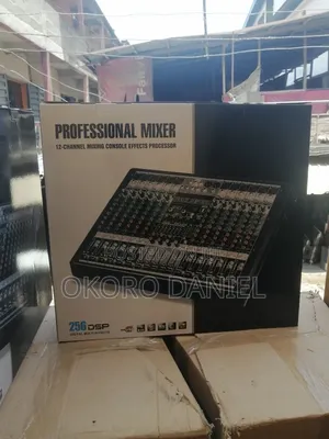 Photo - Yamaha Professional Mixer 12- Channels 256 DSP