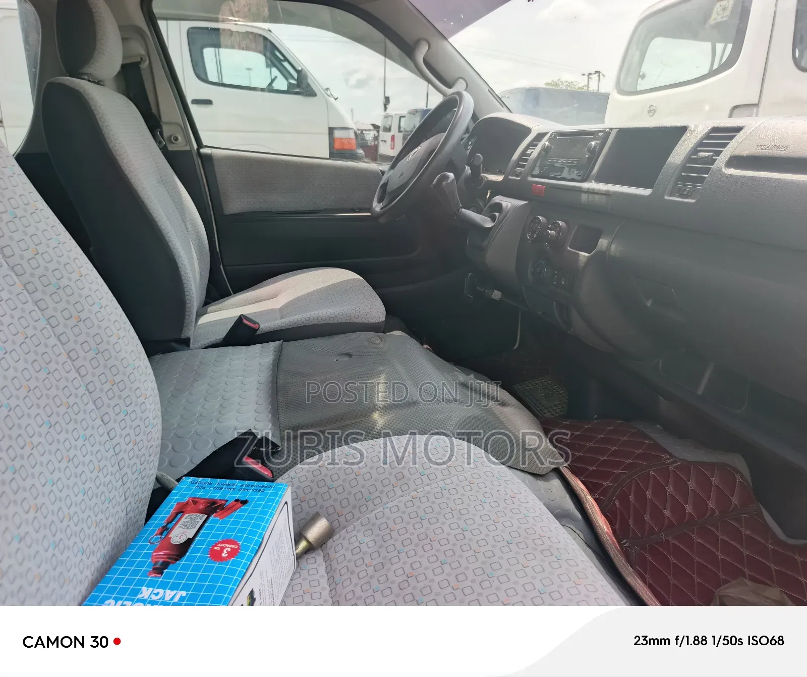 Toyota HiAce 2017 White