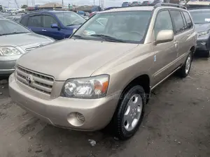 Toyota Highlander V6 2005 Gold