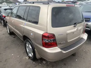 Toyota Highlander V6 2005 Gold