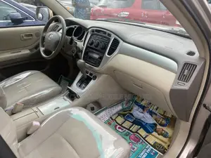 Toyota Highlander V6 2005 Gold